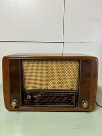 Radio a 7 valvole Siemens SM8136 del 1955’