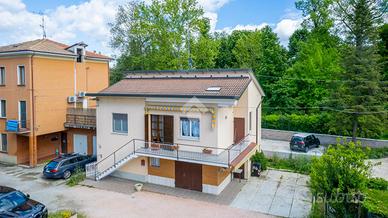 CASA INDIPENDENTE A CASTELNOVO DI SOTTO