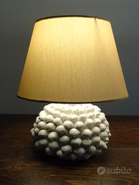 LAMPADA IN CERAMICA MODELLATA E DIPINTA A MANO 25H