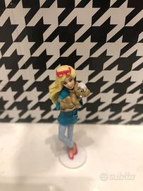 Barbie mini con piedistallo