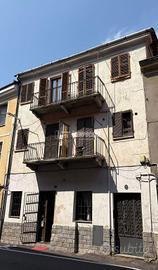 TRE UNITA' IMMOBILIARI NEL CENTRO STORICO!