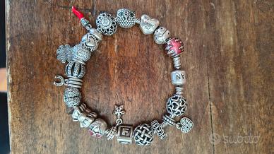 Bracciale Pandora completo di charms 18/19 cm