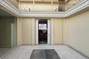 NEGOZIO A DESENZANO DEL GARDA