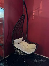 Sedia sospesa in acciaio