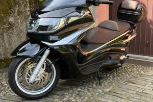 Scooter Piaggio x10 500