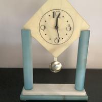 Orologio in  marmo bianco e azzurro