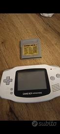 Game boy Advance (bianco)+ multicassetta