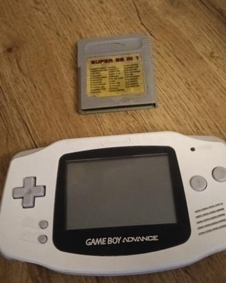 Game boy Advance (bianco)+ multicassetta