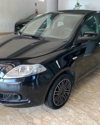 Lancia Ypsilon 1.0 FireFly 5 porte S&S Hybrid Silv