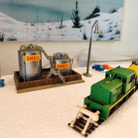 Stazione Gasometro Shell con scenario Luci Binario