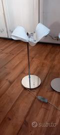 lampade fa tavolo in acciaio e vetro con lampadine