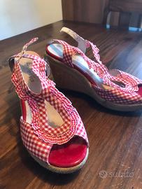 Zeppe a quadretti bianchi e rossi Alesya