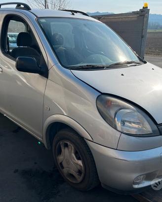 Ricambi Toyota Yaris Verso 1.3 Benzina 2000