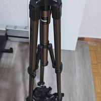 Treppiedi alluminio regolabile