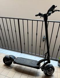 Monopattino MANTIS 10 SPORT