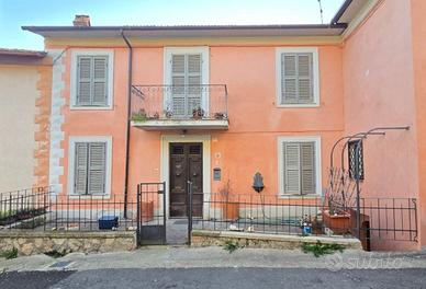 Terratetto a Castiglione in Teverina