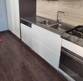 Cucina lineare laccato bianco lucido 