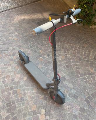 Monopattino Xiaomi 4