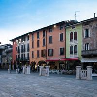 Romano Di Lombardia con box auto