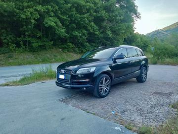 Audi Q7 7 posti