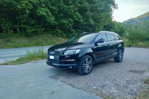 Audi Q7 7 posti