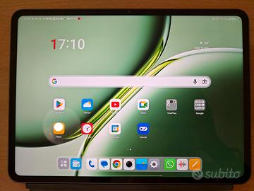 OnePlus Pad 2 tablet con tastiera e caricabatterie