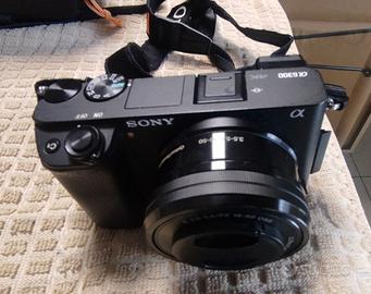 Sony mirrorless+ teleobiettivo+ accessori