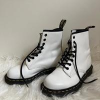 Dr. Martens Airwair