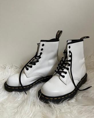 Dr. Martens Airwair