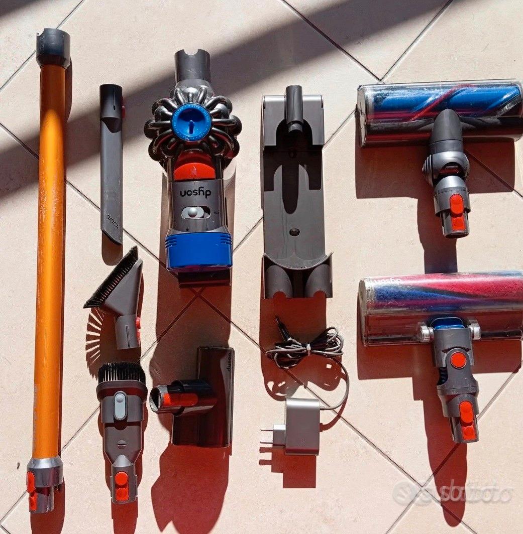 Dyson V8 Absolute e kit auto - Elettrodomestici In vendita a Roma
