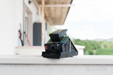 Polaroid SX70  con flash modificata itype