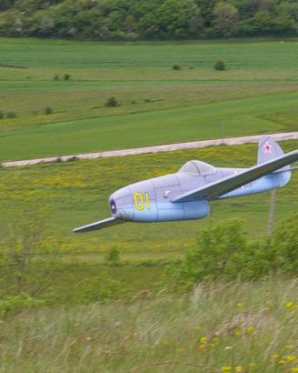 aeromodello Yakovlev Yak-15 MINIPLUMES 120cm
