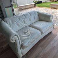 Divano Natuzzi Bianco chesterfield