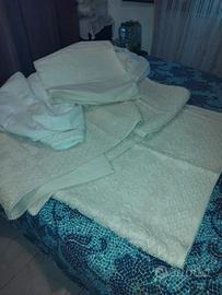 Tenda,tre tappeti,ecc..