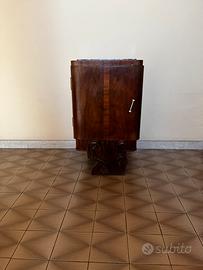 comodino art deco anni  ‘30 Ritiro a vigevano .
