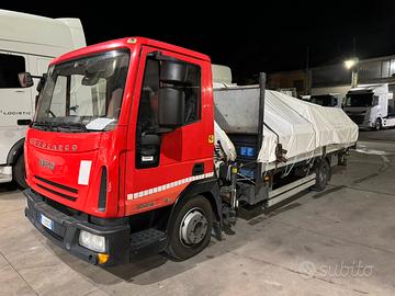 Eurocargo 75 con gru