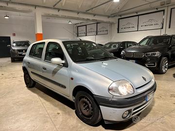 Renault Clio 1.2 BENZINA - DISTRIBUZIONE FATTA A 2