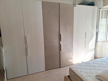 Armadio 6 ante bianco e tortora lucido 362 cm