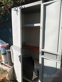 mobile in plastica da esterno 