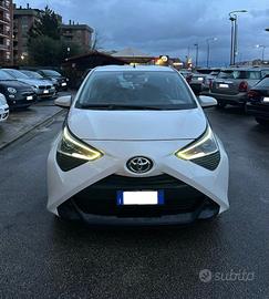 Toyota Aygo Connect 1.0 VVT-i 72 CV 5 porte x-cool