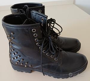 Anfibi in pelle nera n. 36