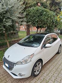 Peugeot 208 1.4 HDI Allure Full Opt