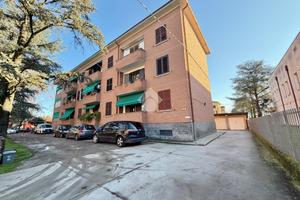 3 LOCALI A REGGIO NELL'EMILIA