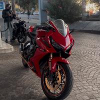 HONDA CBR 650 R