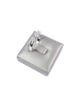 Anello trilogy in oro e diamanti