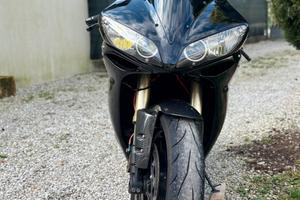 Yamaha r1