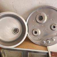 Piano cottura e lavello in acciaio inox