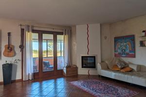 Casa con ampio giardino privato immersa nel verde