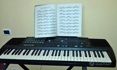 Tastiera Roland E-12 con custodia e arrangiamenti