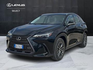 Lexus NX Hybrid Premium 2WD